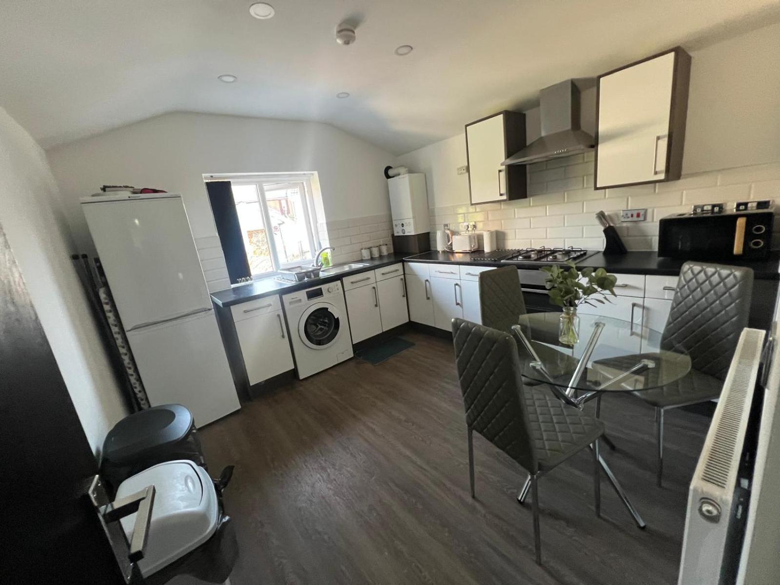 City Centre Location! For Business And Leisure! 5/6 Guests Cardiff Eksteriør billede